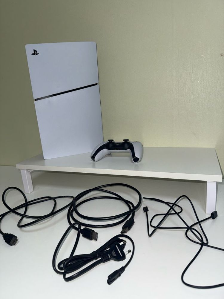 플스5 슬림 1TB 디지털 에디션 + LG전자 4k UHD모니터 **박스 없습니다** 60Hz--3