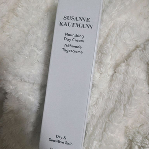 수잔카프만 너리싱 데이 크림