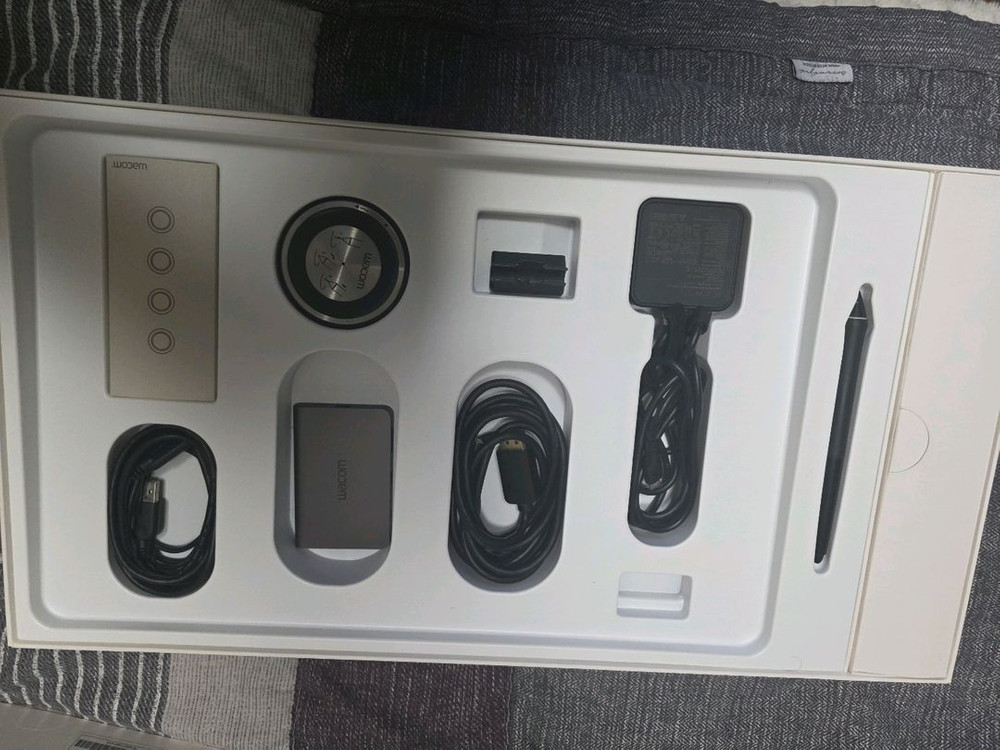 와콤 신티크 프로 16 액정 타블렛 DTH1620--4