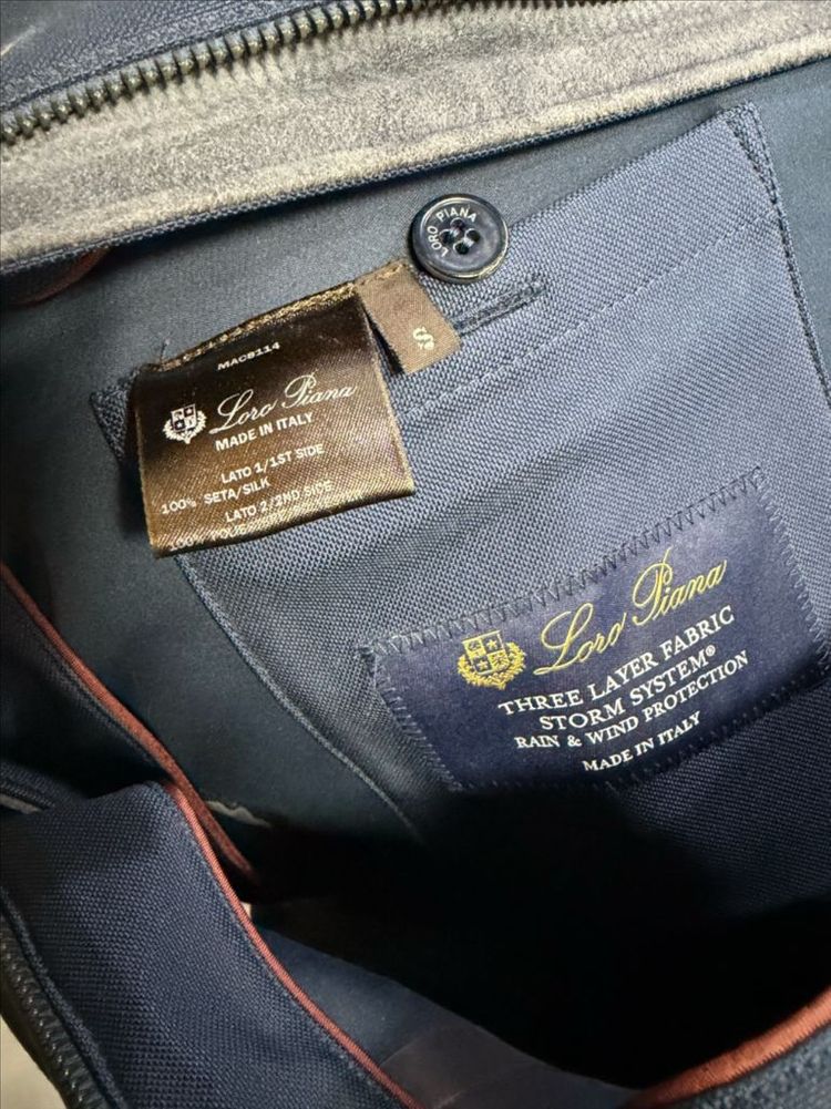 로로피아나 포켓 트래블러 자켓 이미지