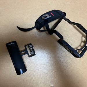 스몰리그 a6600 케이지, 사이드 그립