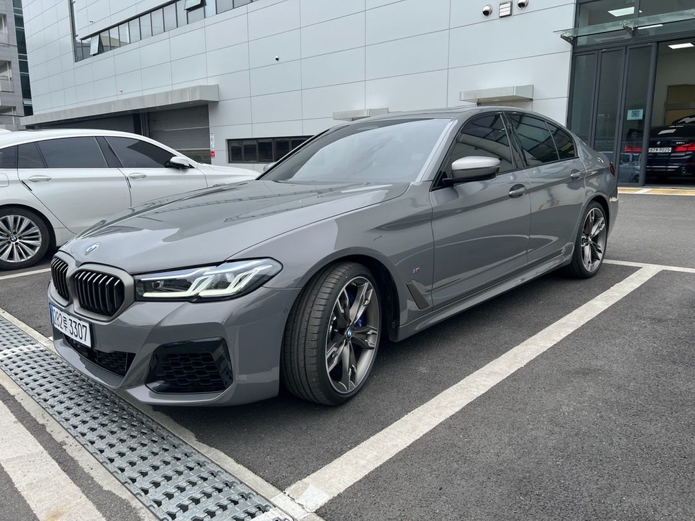 bmw m550i--3