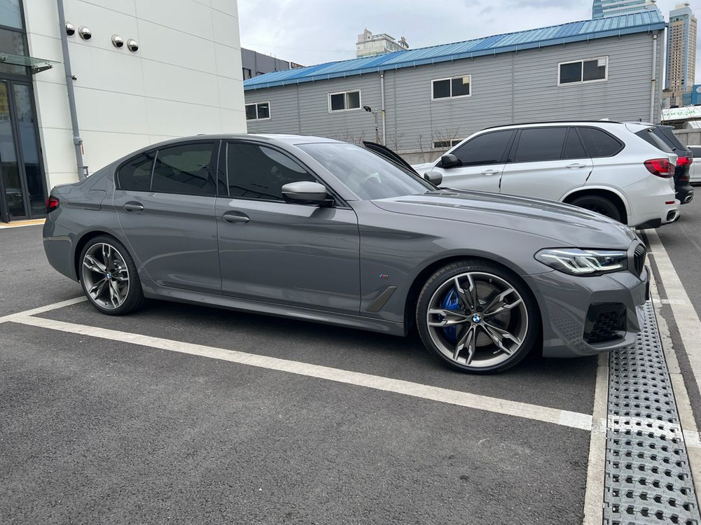 bmw m550i--4