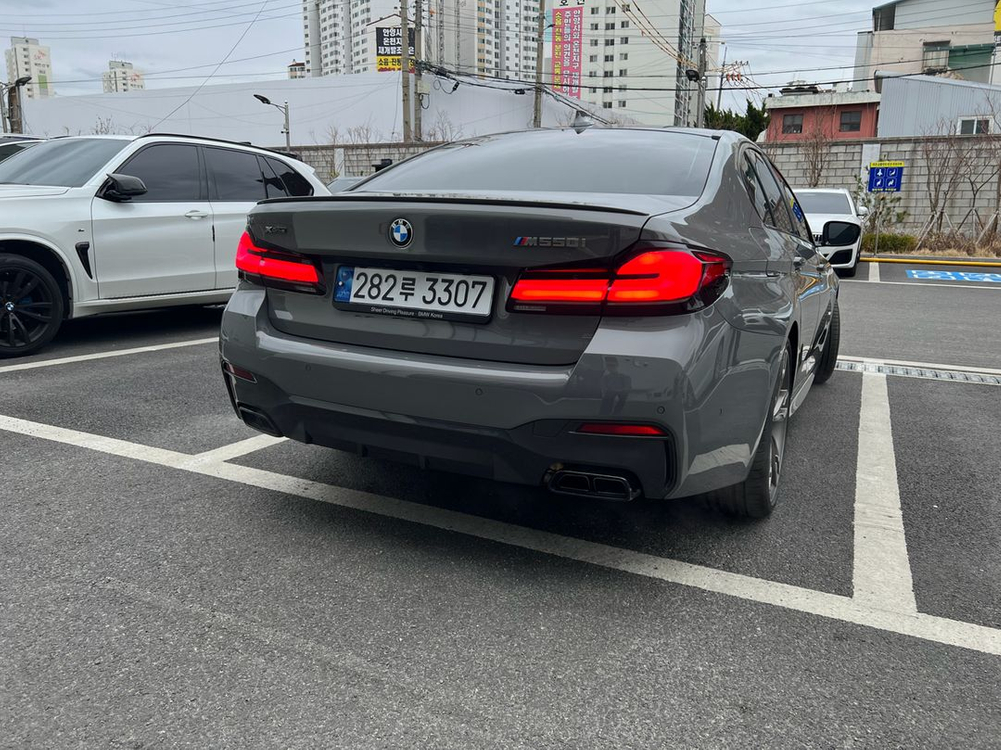 bmw m550i--5