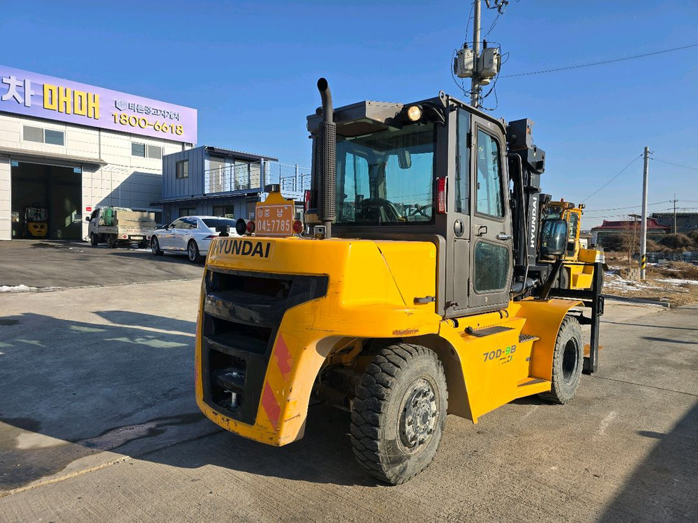 21년식 386시간 사용 특A급 현대 7톤 풀옵션 중고지게차 6300만원(신차대비 40%할인) 판매--3