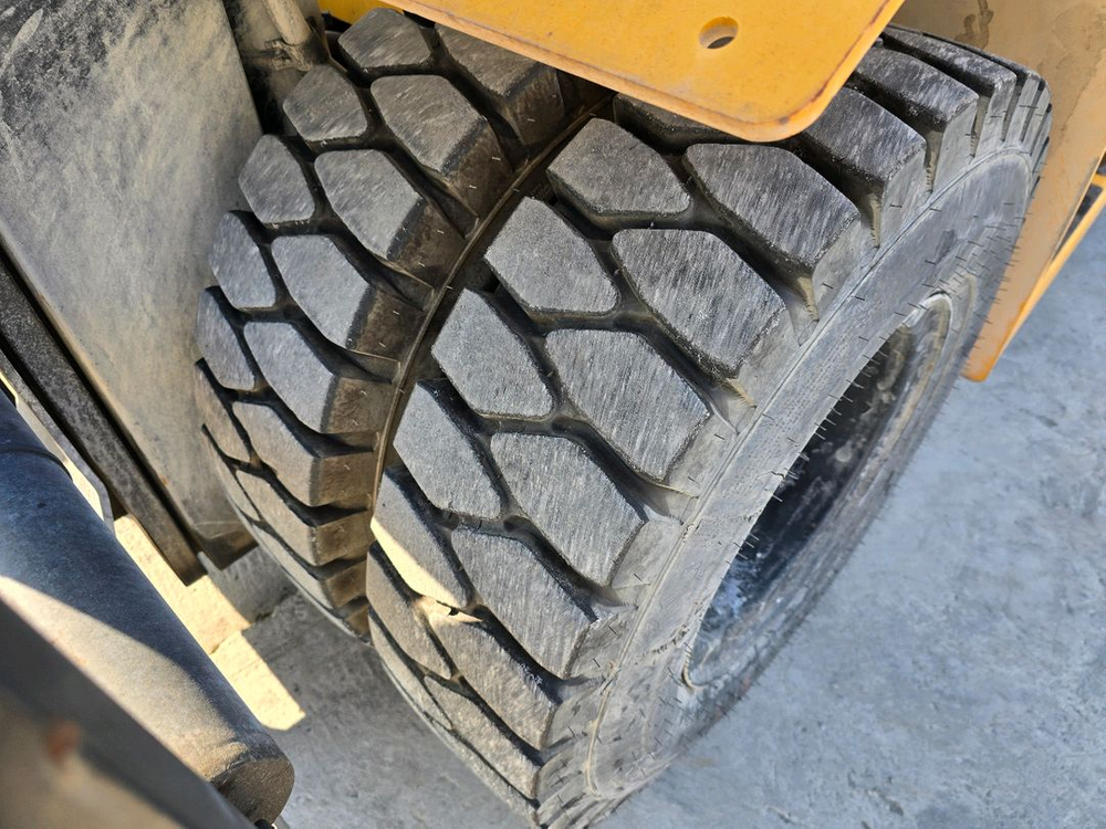 21년식 386시간 사용 특A급 현대 7톤 풀옵션 중고지게차 6300만원(신차대비 40%할인) 판매--5