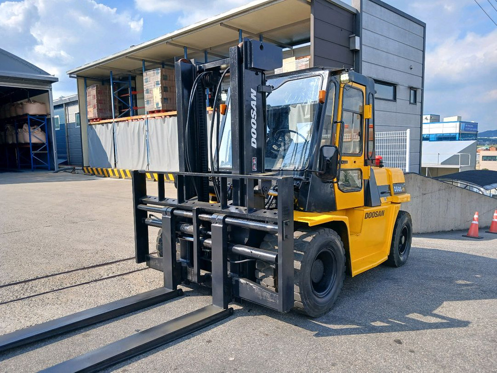 현대 중고 디젤지, 2.5톤, Forex 25DE1261, 2012년식,인상높이 : 3300mm판매가격 : 1500--4