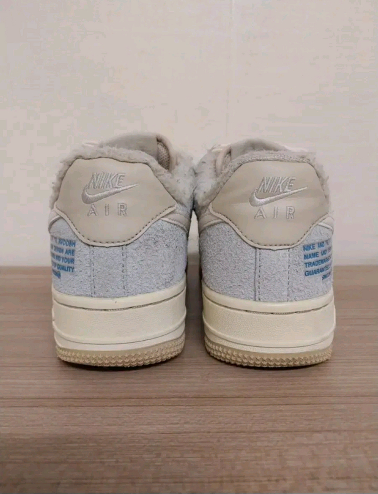 여성 나이키 에어포스 LV8 포톤 더스트 캐시미어 플리스 운동화 (240--5