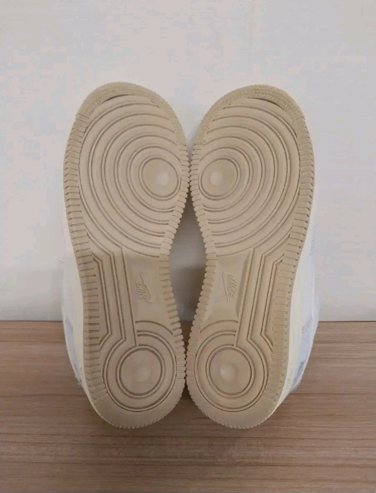 여성 나이키 에어포스 LV8 포톤 더스트 캐시미어 플리스 운동화 (240--8