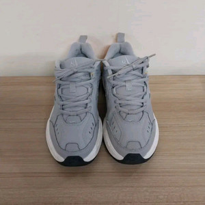 여성 나이키 M2K 테크노 아트모스피어 그레이 팬텀 운동화 (240)