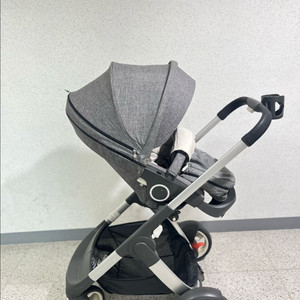 스토케 크루시 디럭스 유모차 이미지