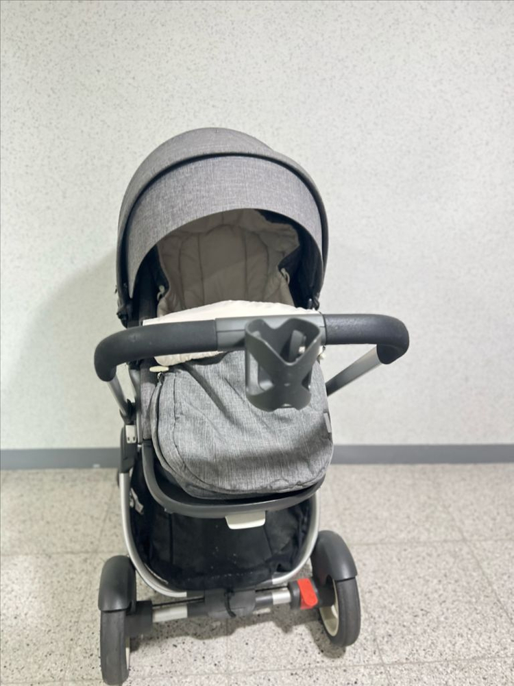 스토케 크루시 디럭스 유모차 이미지