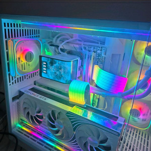라이젠7 9800x3d rtx5080 Y70 어항 화이트본체 팝니다 이미지