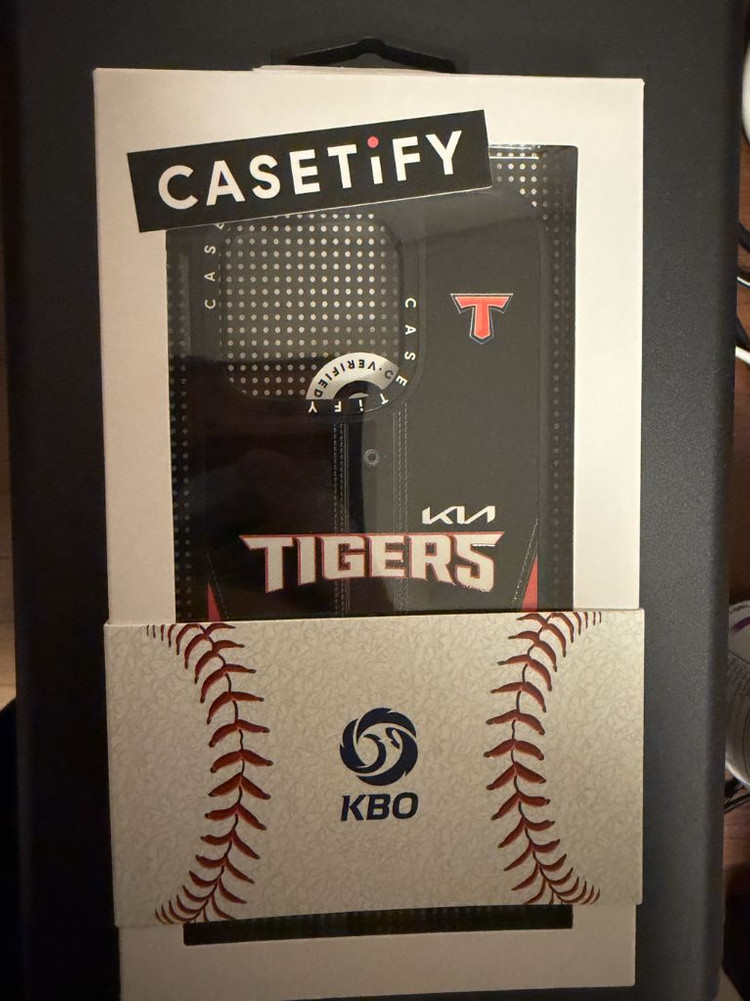 CASETiFY KIA 타이거즈 폰케이스 아이폰16pro--1