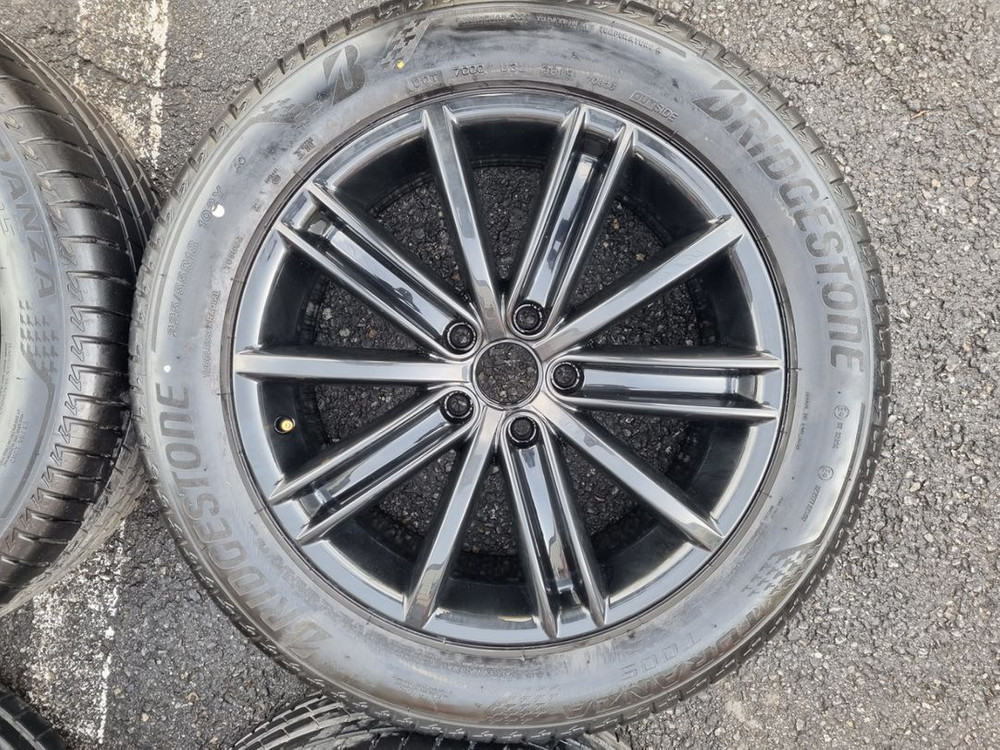 티구안 18인치 2255518 블랙유광 휠타이어 팝니다--2