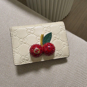 구찌 체리지갑 이미지