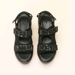 슈콤마보니 플랫폼 샌들 새상품급 마지막가