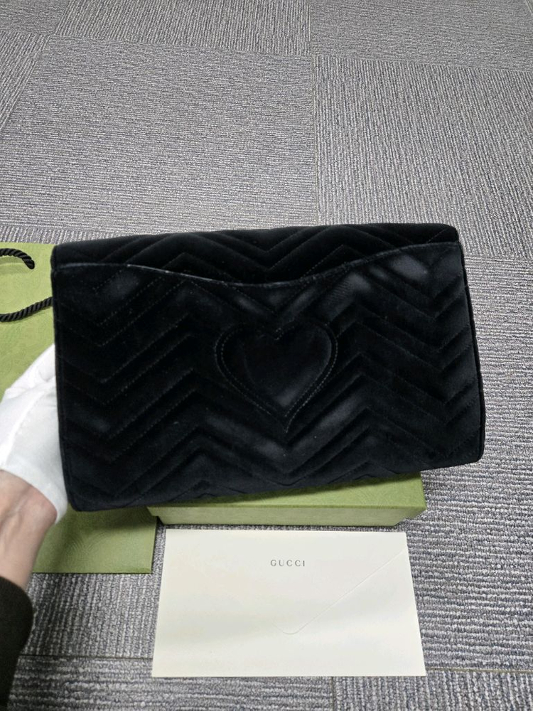 [특가][정품] 구찌 벨벳 플랩 클러치백--1