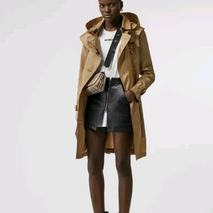 (새상품) 버버리 디태처블 후드 에코나일론 트렌치코트