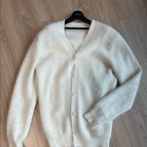 드래곤블루스 앙고라 가디건 이미지