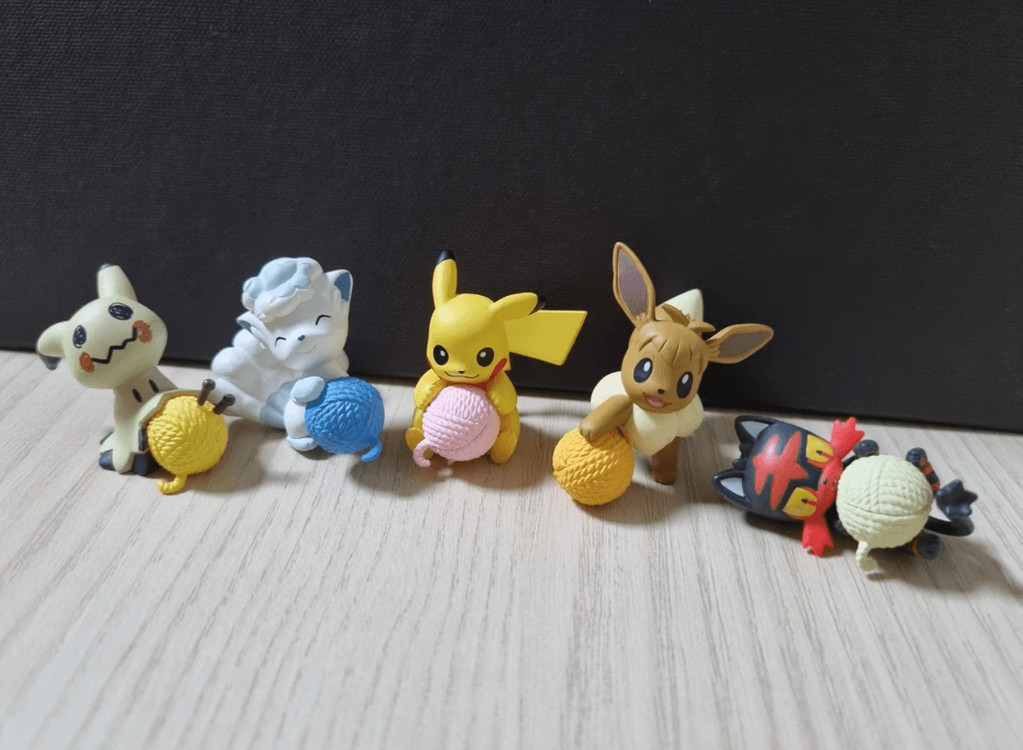 포켓몬스터 털실 가챠, 피규어 (피카츄 이브이 식스테일 따라큐 냐오볼) 이미지