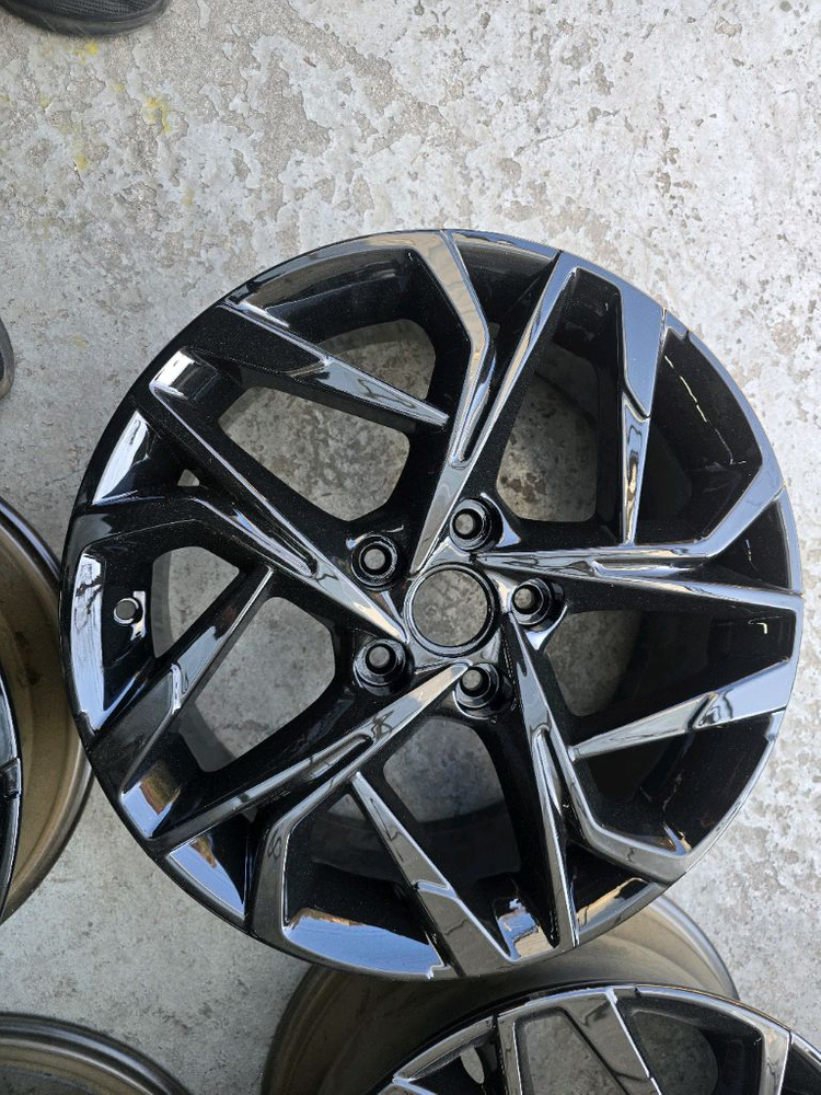 17인치 소나타 DN8 블랙 순정휠 이미지