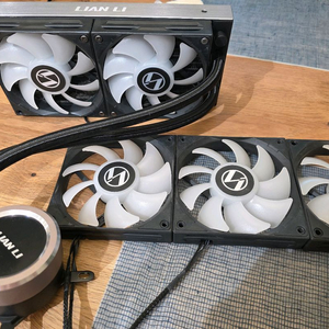 리안리 galahad 240 + 리안리 팬 3개