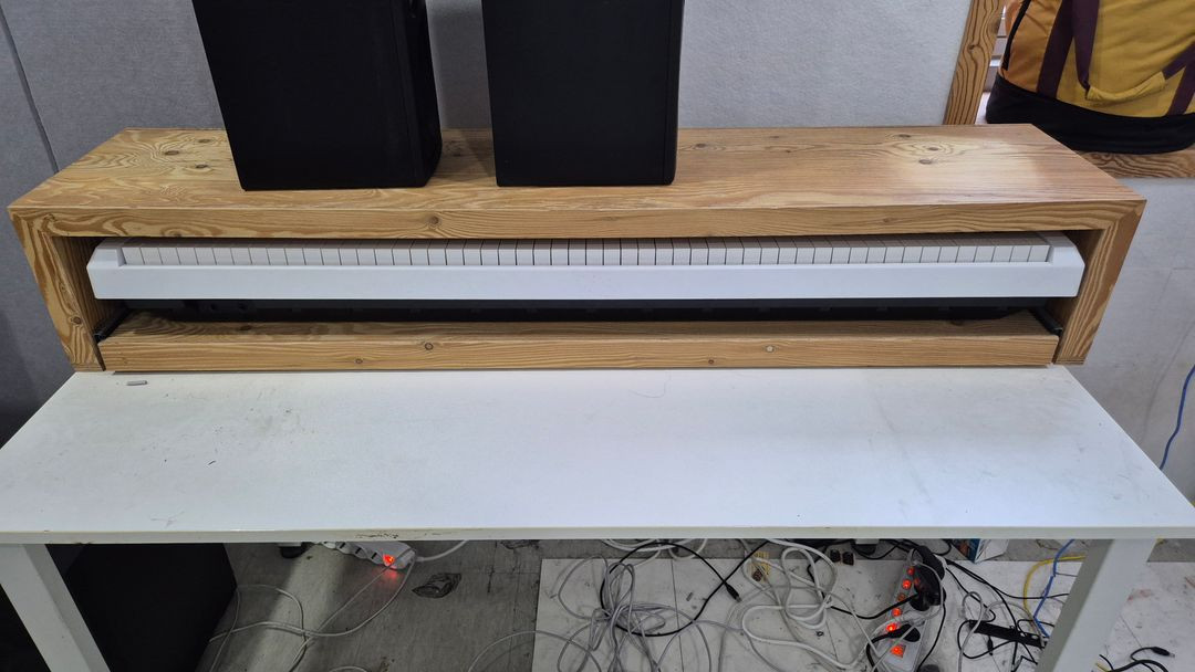 디지털피아노 YAMAHA P-115(흰색 white) 88건반 / 나무판 포함 40만원 / 직거래 / 의정부 이미지