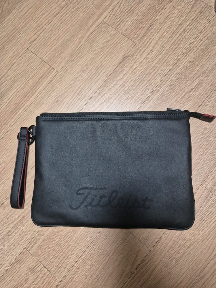 타이틀리스트 퀼팅 클러치백--1