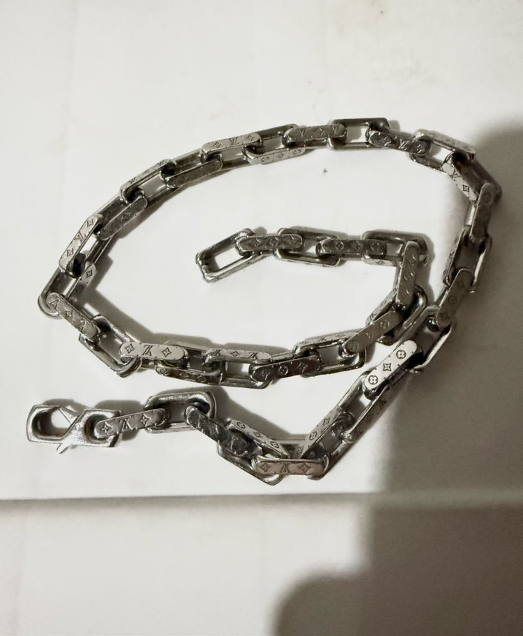 루이비통 버질아블로 목걸이--1