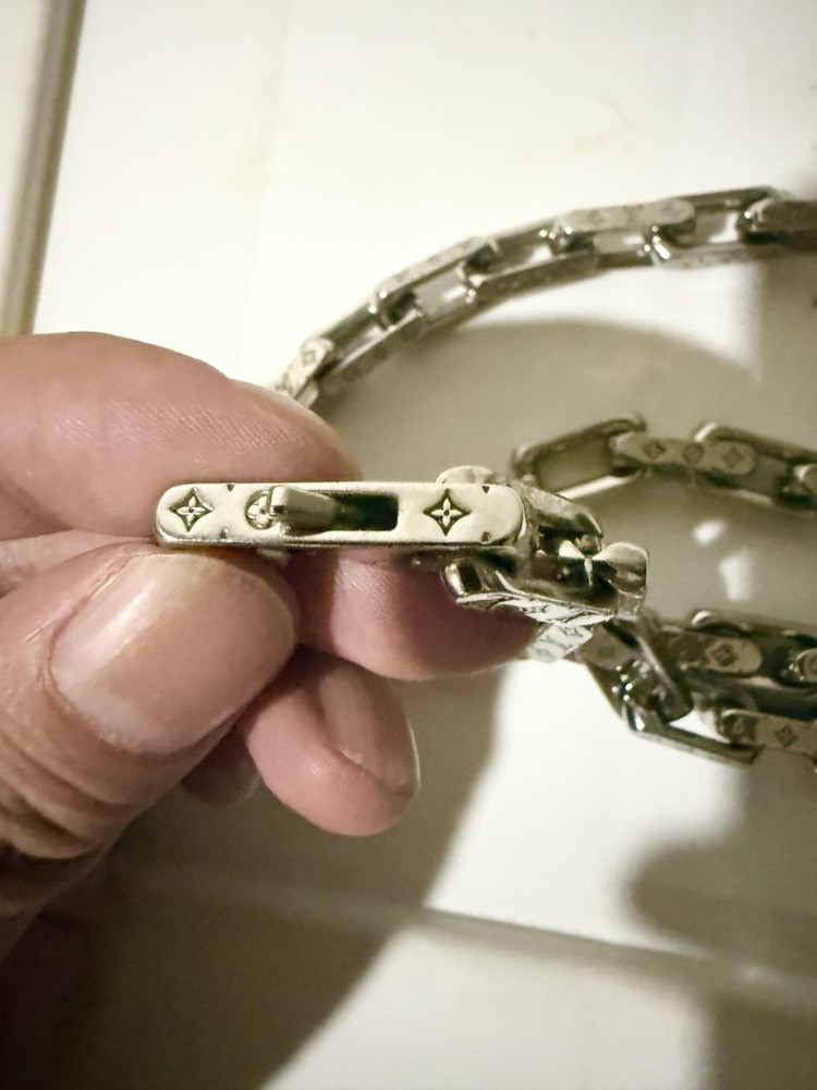 루이비통 버질아블로 목걸이--2