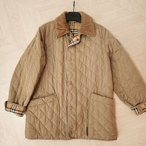 버버리 퀄팅자켓 팝니다.