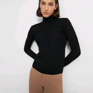 Theory Regal wool 띠어리 터틀넥 니트~