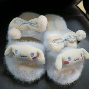 시나모롤 털 슬리퍼 판매 합니다.