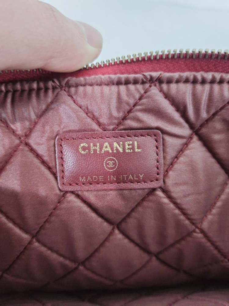 샤넬 버건디 램스킨 보이 금장 클러치백 라지 이미지