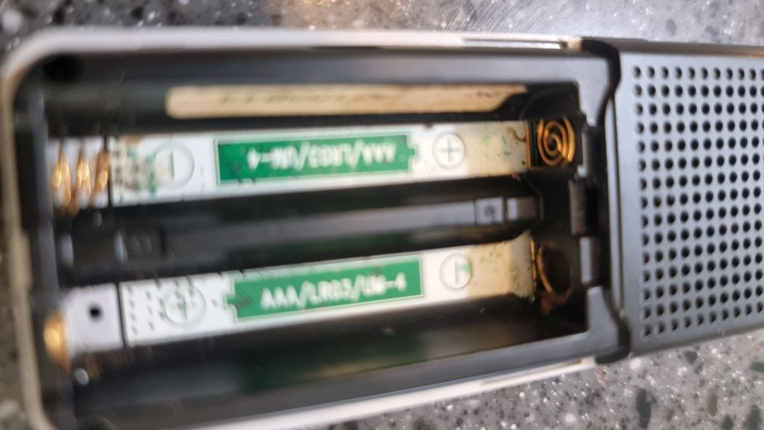 safa pro9 녹음기 (건전지 스프링 수리 필요)--1