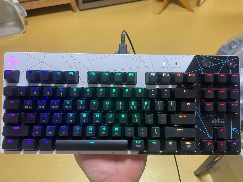 로지텍 G프로 롤 KDA에디션 텐키리스 게이밍 키보드--5
