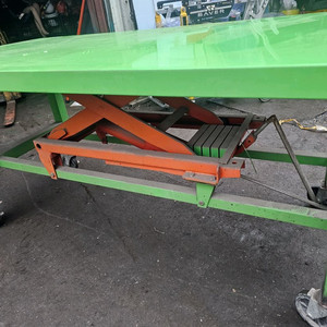 유압리프트 테이블