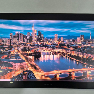 휴이온 캄바스 프로 24 4K 팝니다