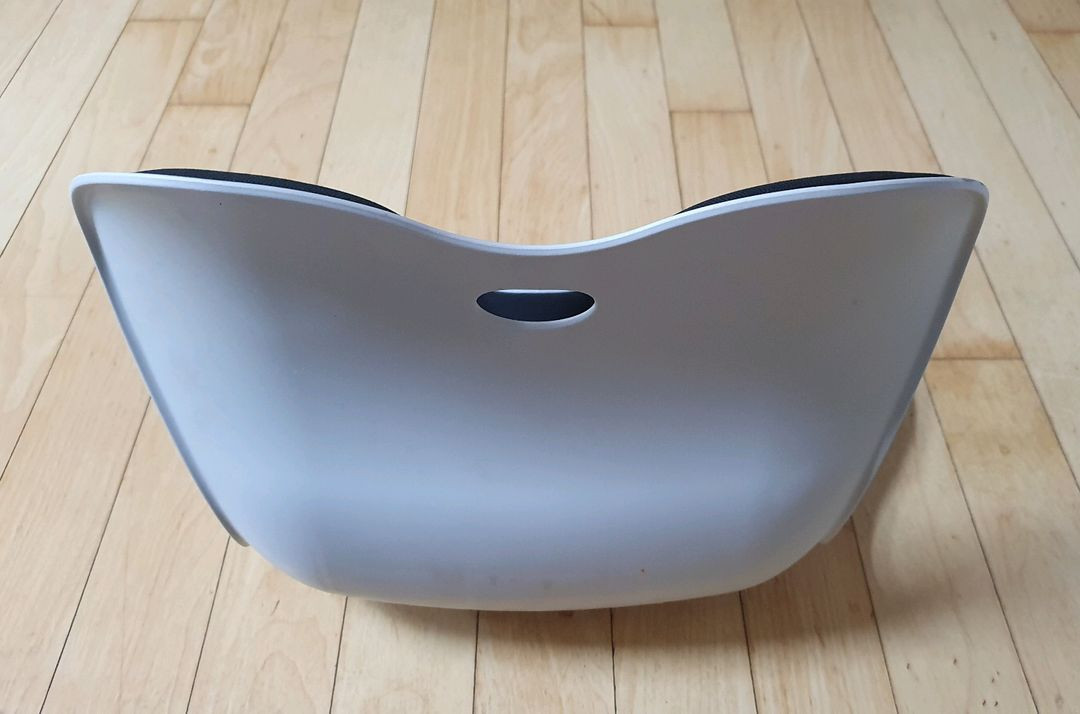 로이첸 바른 자세교정 체어--3