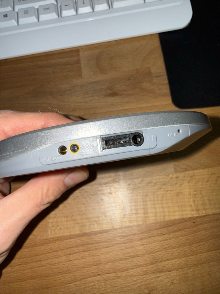 소니 CD 워크맨 D-NE730LS--2