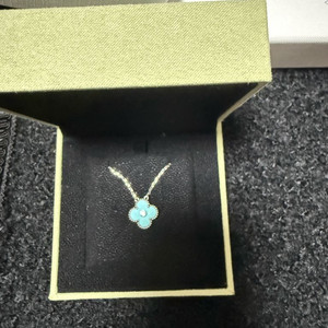 반클리프 앤 아펠(Van Cleef & Arpels) 알함브라 목걸이