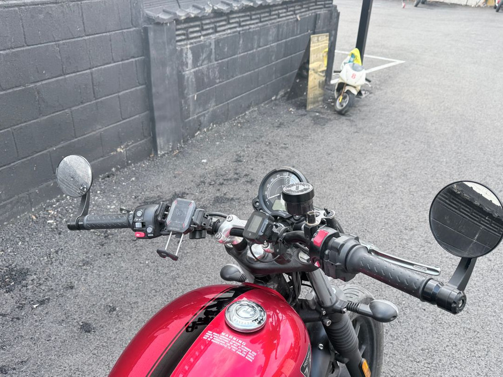 트라이엄프 스피드트윈900 23년식 준신차급 이미지