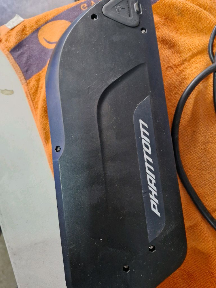 팸텀밧데리 42v 19.6a--2