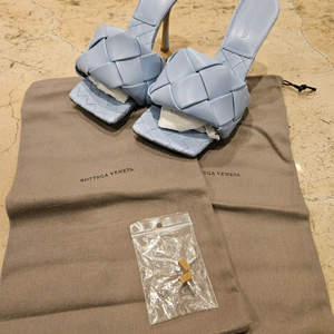 보테가 베네타 인트레치아토 뮬 샌들 아이스 미착용 새상품 사이즈 40
