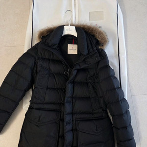 몽클레어 클루니 패딩 블랙 2사이즈 새제품급