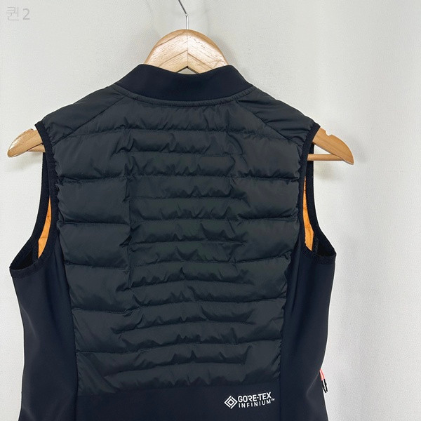 아이더 여자 경량 패딩조끼 검정 90 S WIE 이미지