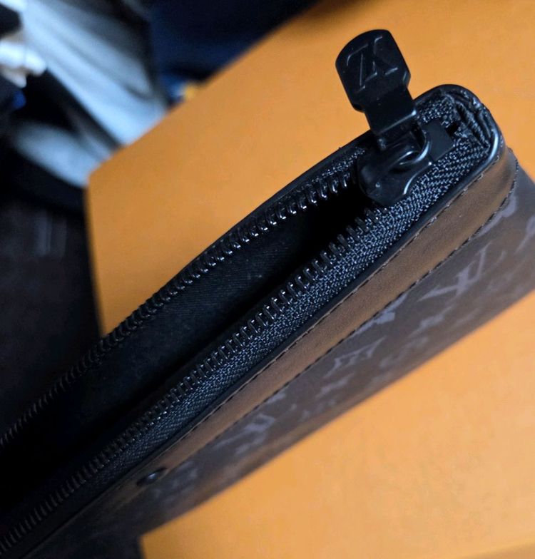 루이비통 포쉐트 투고 모노그램 이클립스 캔버스 클러치 M81569--4