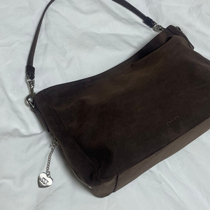 언타이디 스웨이드백