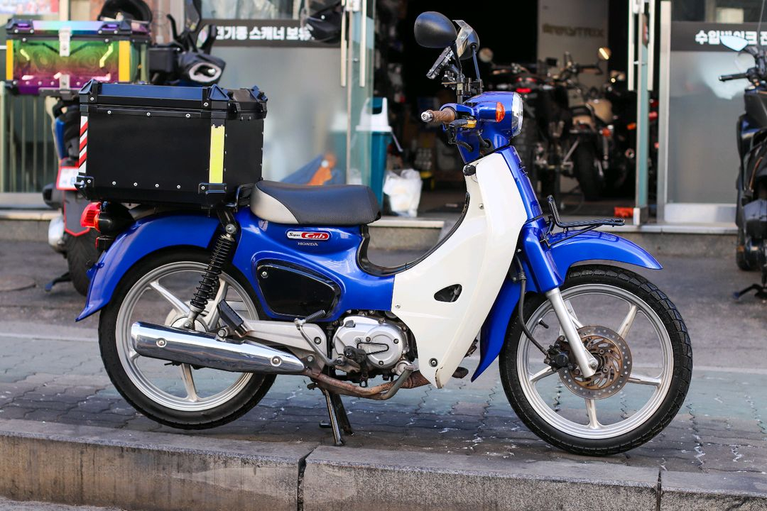 슈퍼커브110 혼다 2021년식 37.823KM 오토바이 판매합니다--4